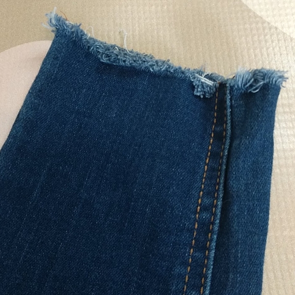 Wild Fable cropped Distressed Skinny Jeans. Size 0 - Picture 6 of 9